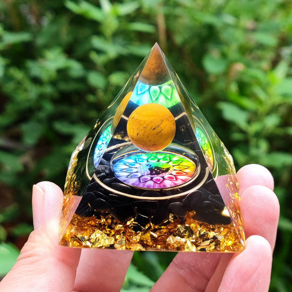 5cm Crystal Pyramid